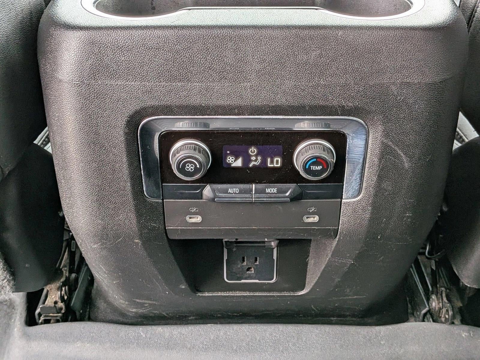 2022 Chevrolet Suburban 4WD LT