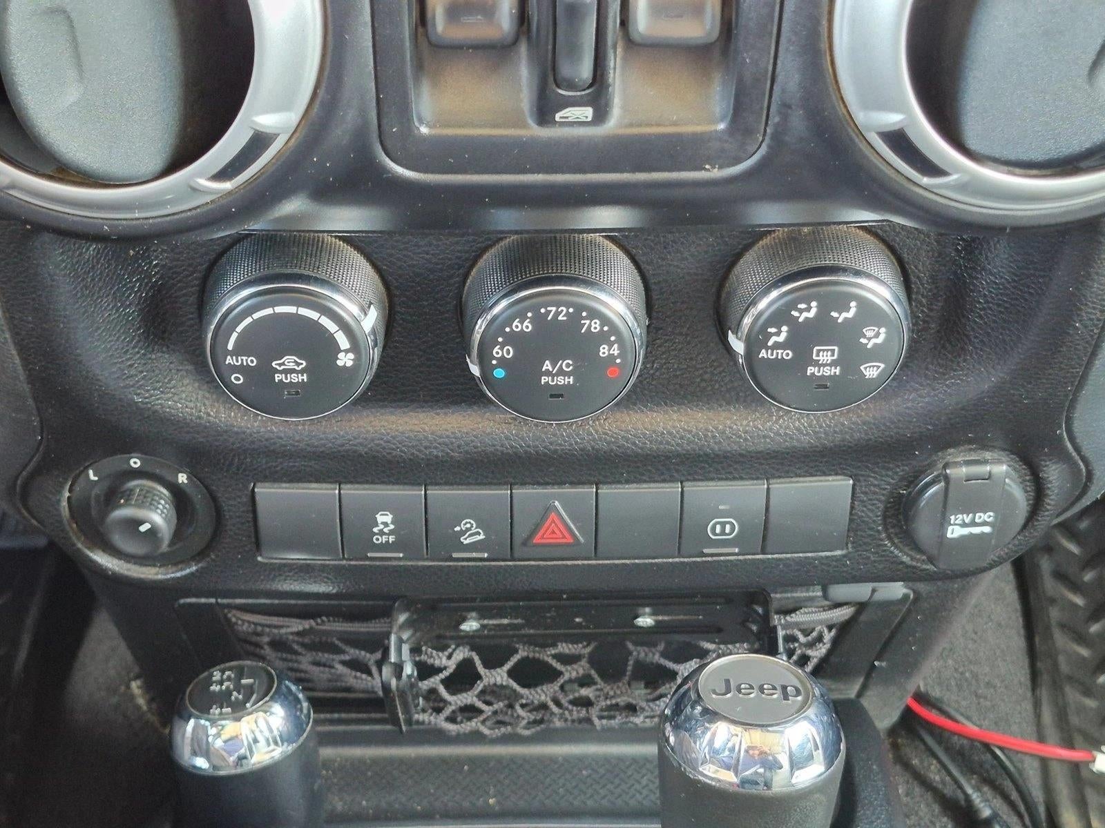 2011 Jeep Wrangler Unlimited 4WD 4dr Sahara