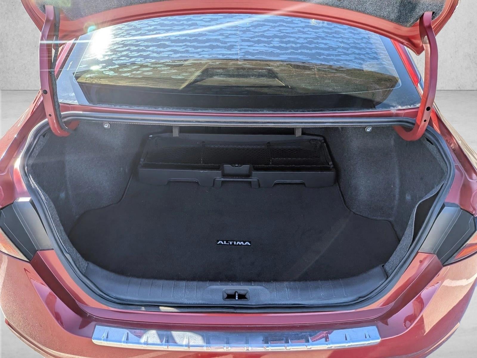 2022 Nissan Altima 2.5 SR Sedan