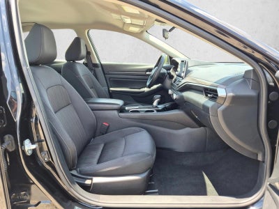 2024 Nissan Altima 2.5 SV Sedan