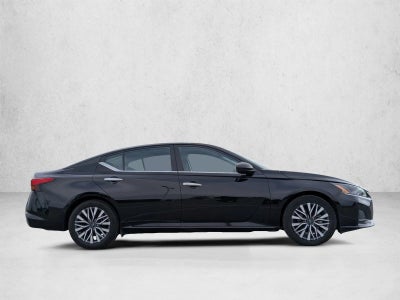 2024 Nissan Altima 2.5 SV Sedan