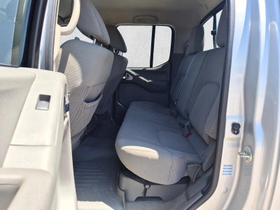 2016 Nissan Frontier 2WD Crew Cab SWB Auto SV