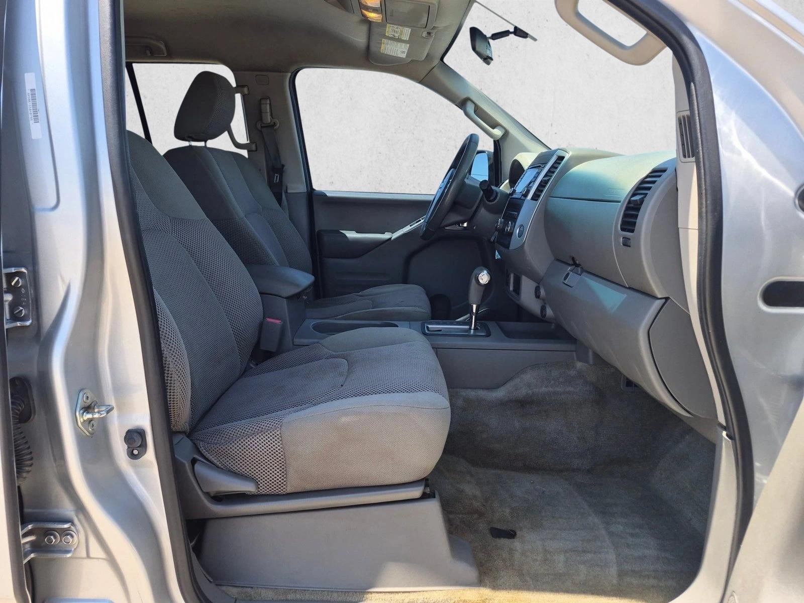 2016 Nissan Frontier 2WD Crew Cab SWB Auto SV