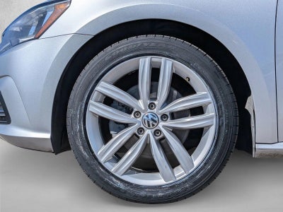 2019 Volkswagen Passat 2.0T Wolfsburg Edition Auto