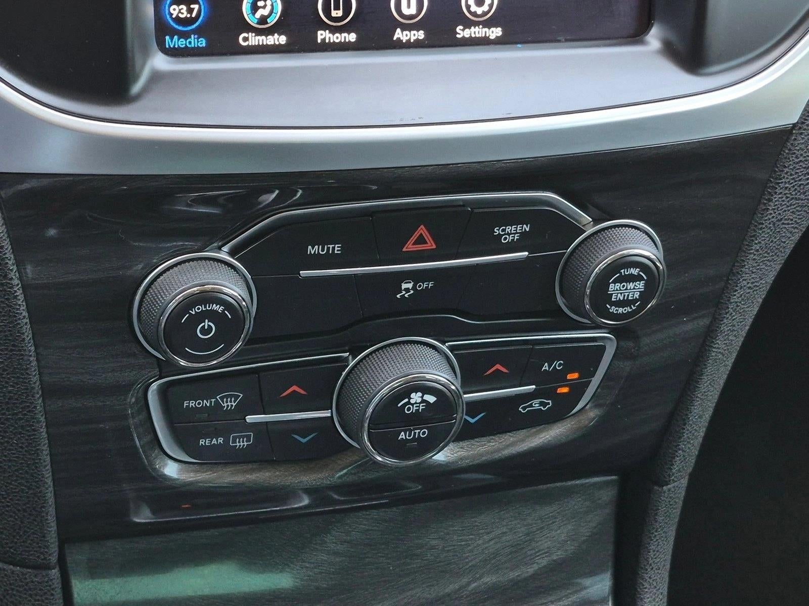 2020 Chrysler 300 Touring RWD