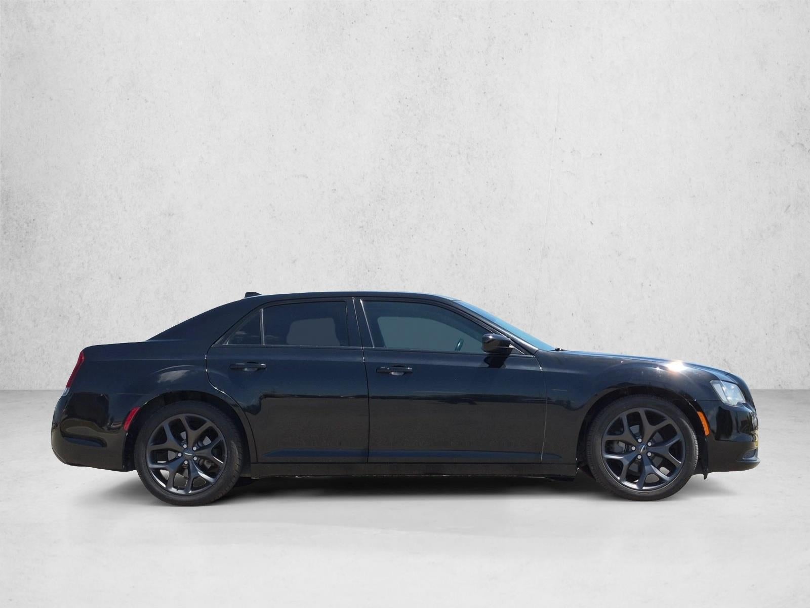 2020 Chrysler 300 Touring RWD