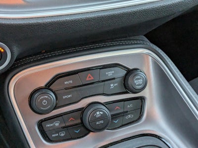 2022 Dodge Challenger SXT RWD