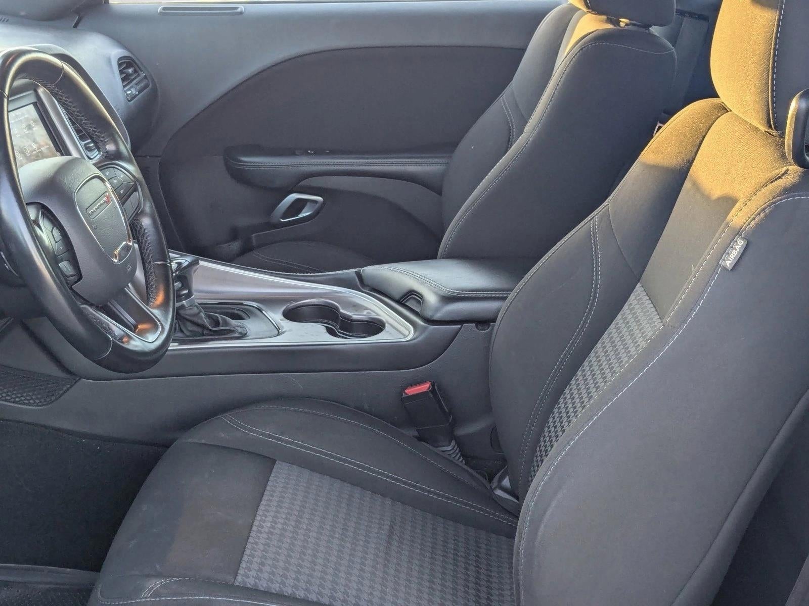 2022 Dodge Challenger SXT RWD