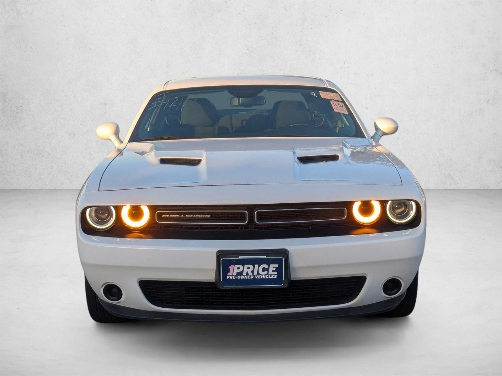 2022 Dodge Challenger SXT RWD