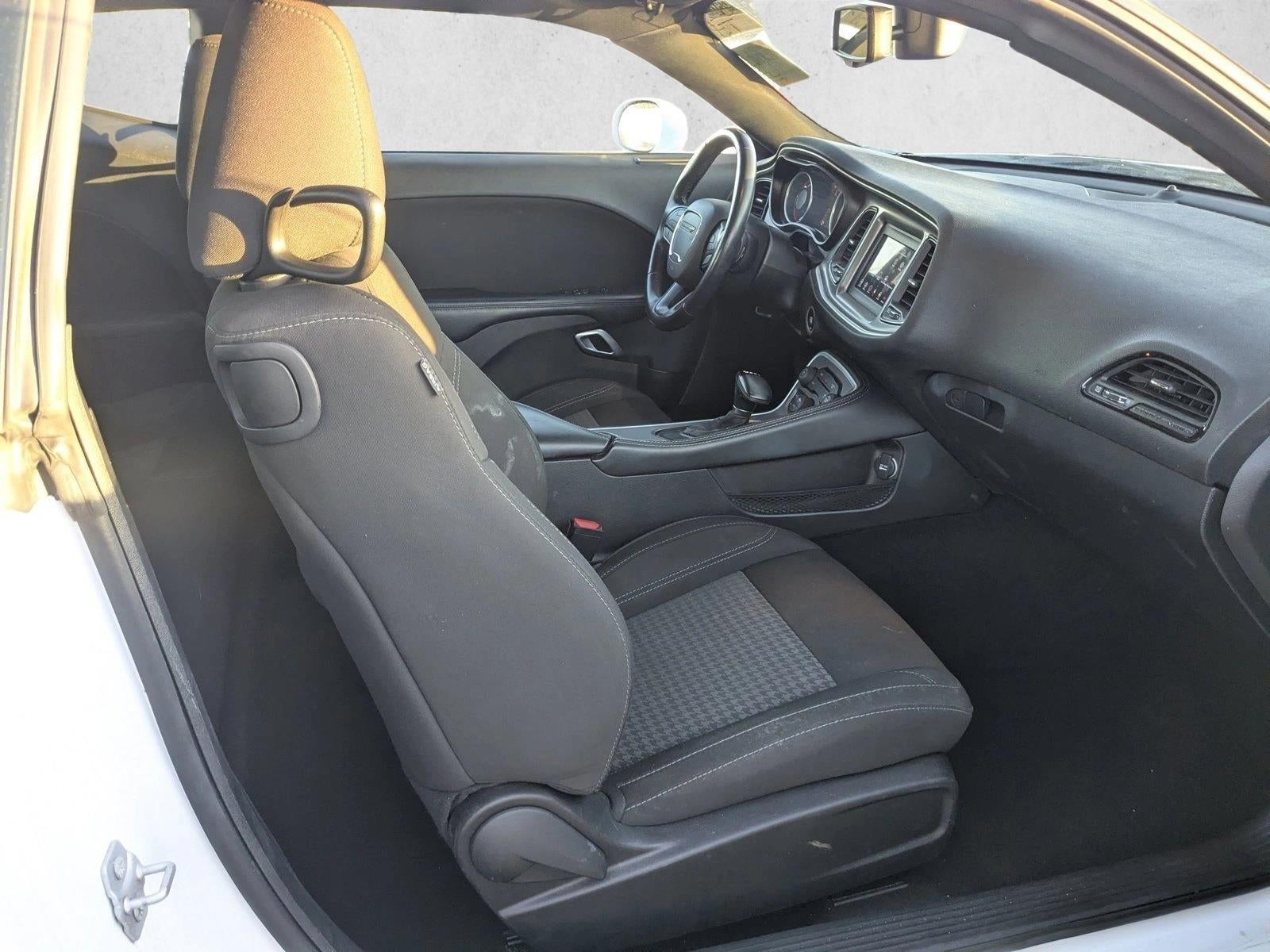 2022 Dodge Challenger SXT RWD