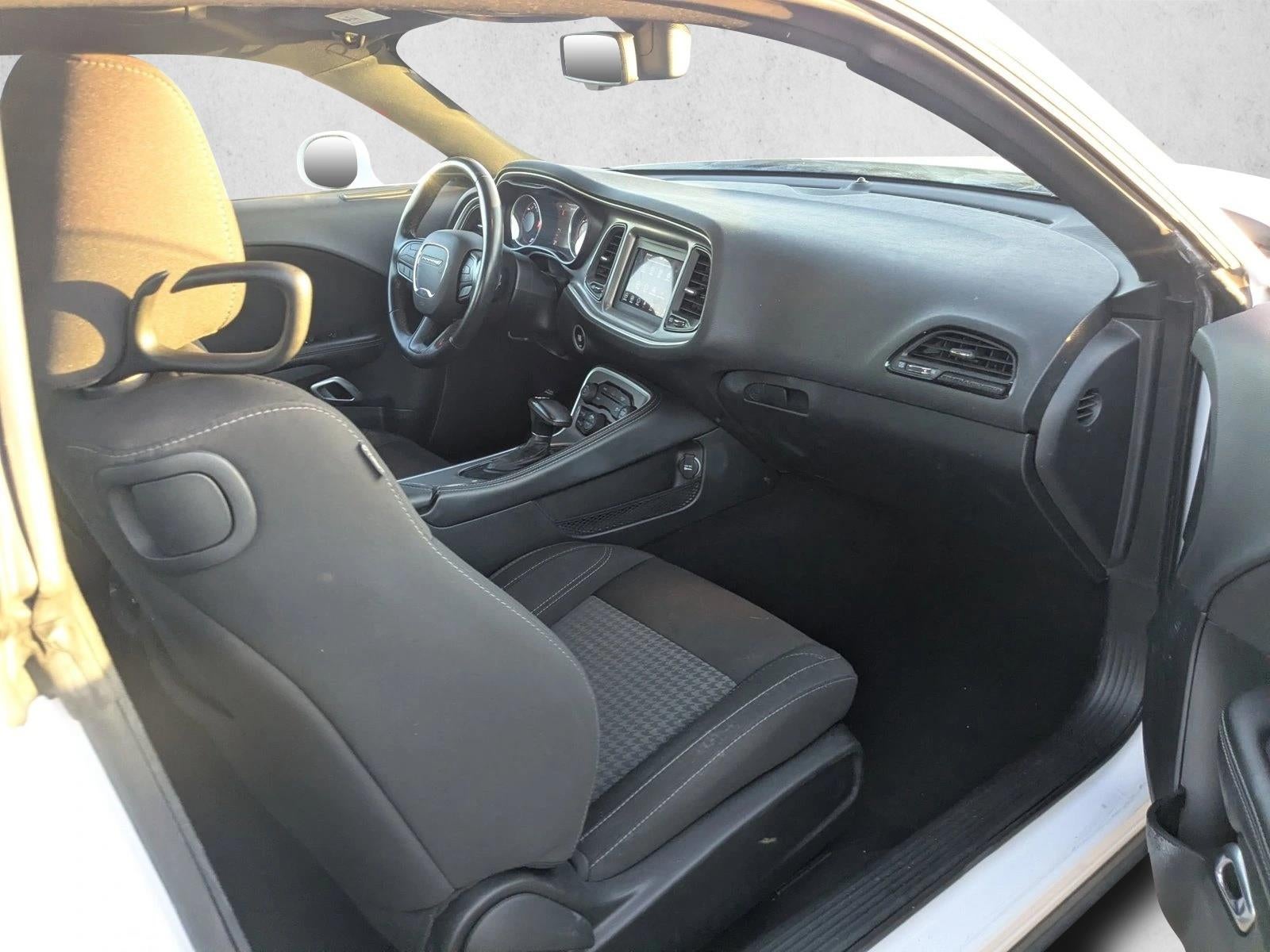 2022 Dodge Challenger SXT RWD