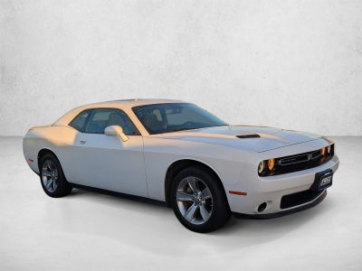 2022 Dodge Challenger SXT RWD