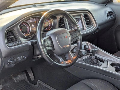 2022 Dodge Challenger SXT RWD