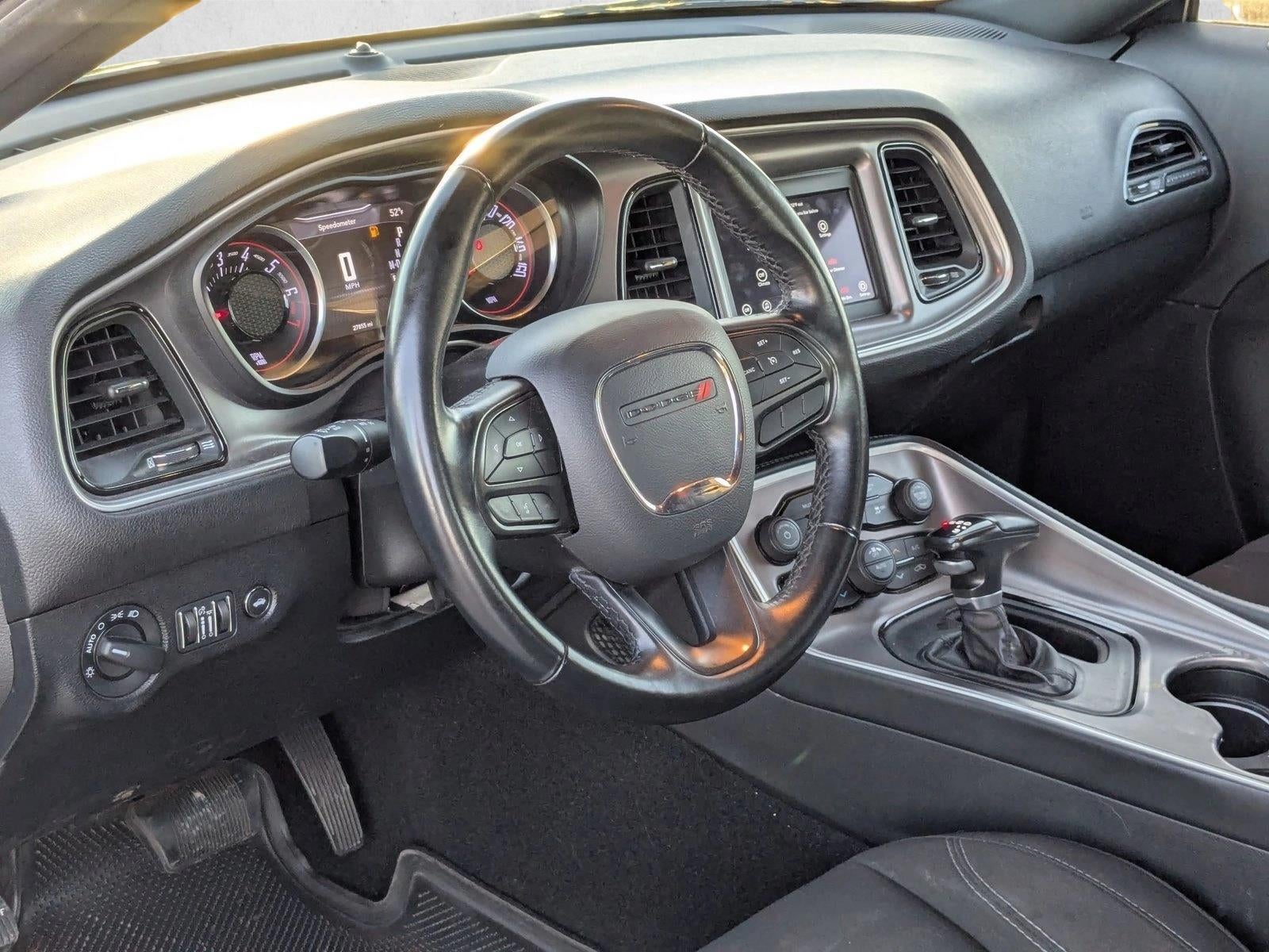 2022 Dodge Challenger SXT RWD