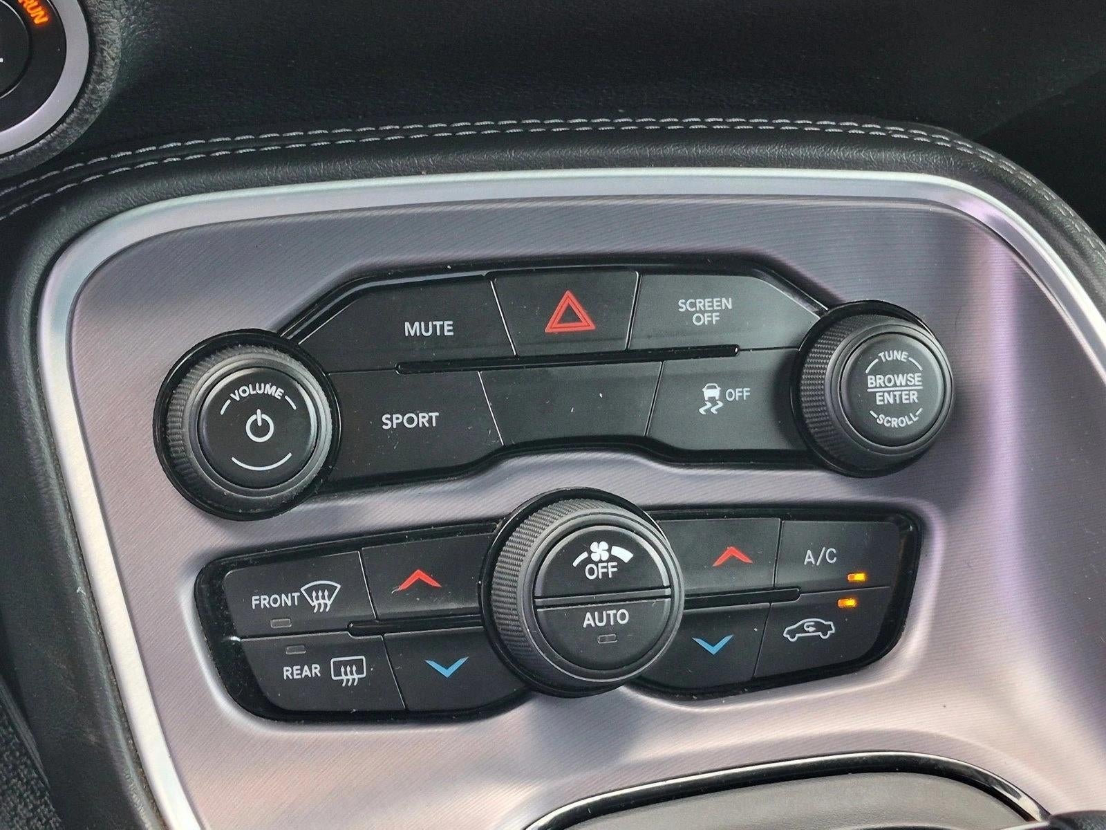2019 Dodge Challenger SXT RWD