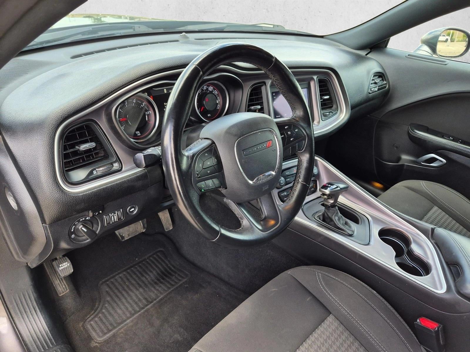 2019 Dodge Challenger SXT RWD