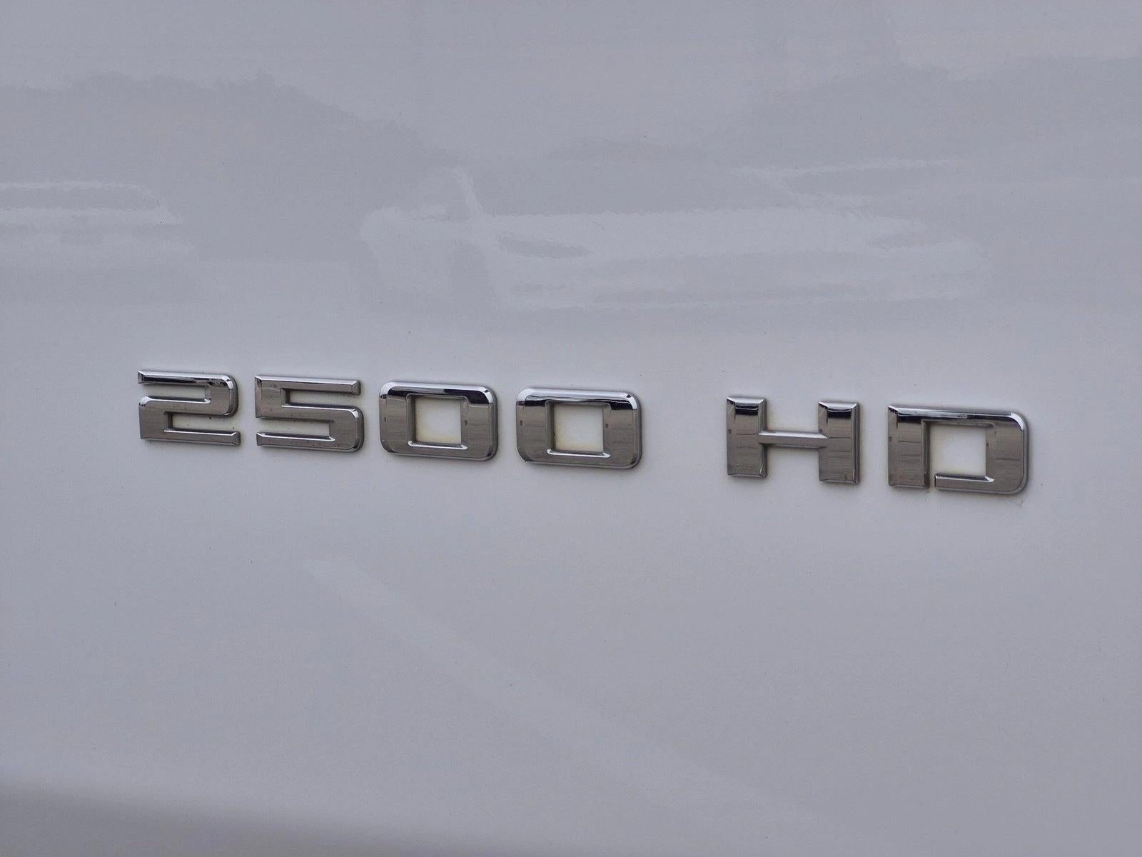 2022 Chevrolet Silverado 2500 HD Crew Cab Standard Box 4-Wheel Drive Custom