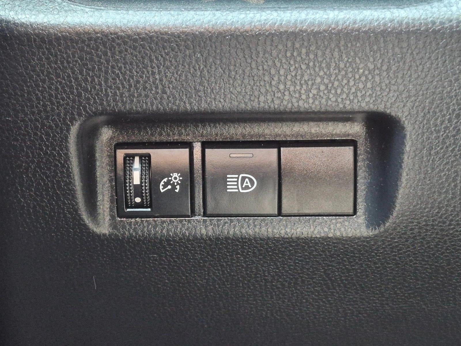 2021 Toyota RAV4 LE FWD (GS)