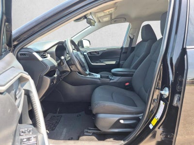 2021 Toyota RAV4 LE FWD (GS)