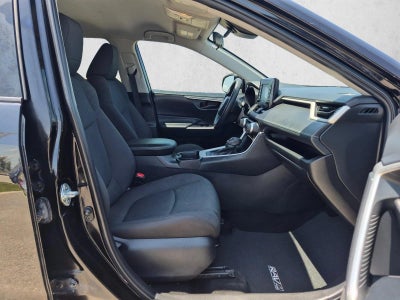2021 Toyota RAV4 LE FWD (GS)
