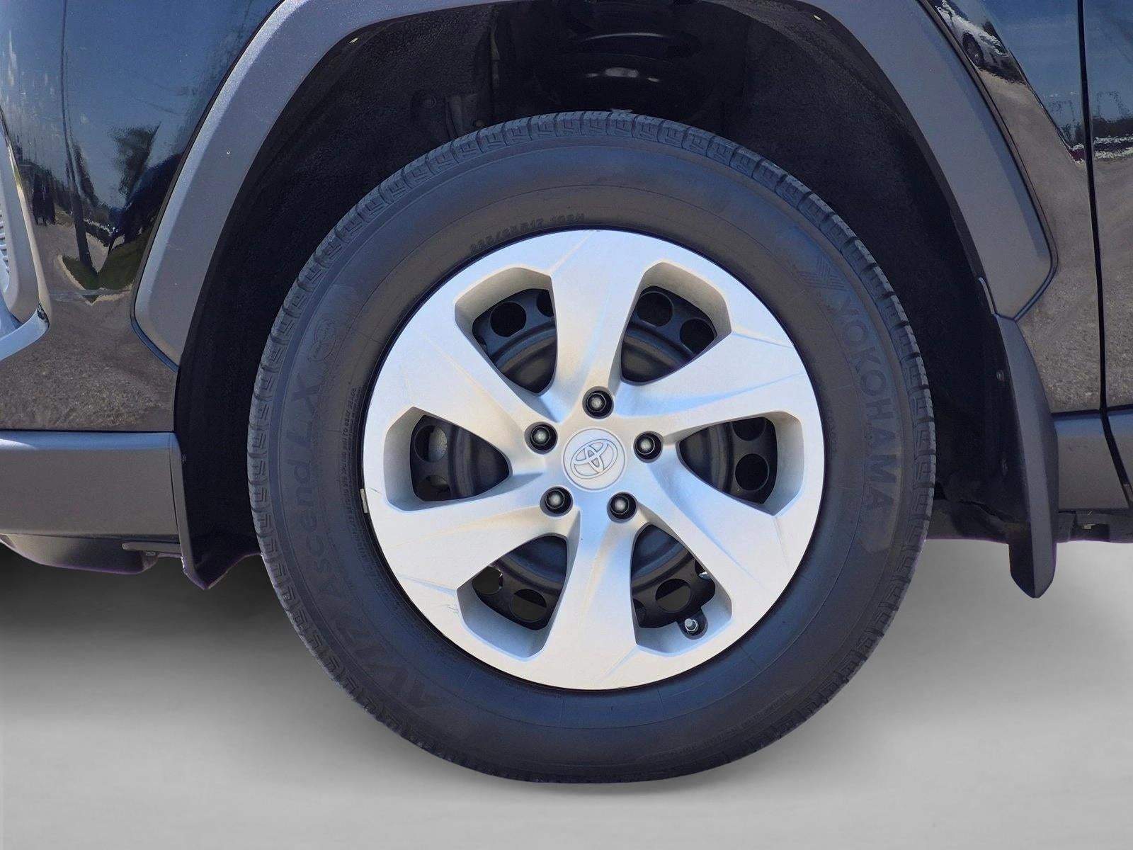 2021 Toyota RAV4 LE FWD (GS)
