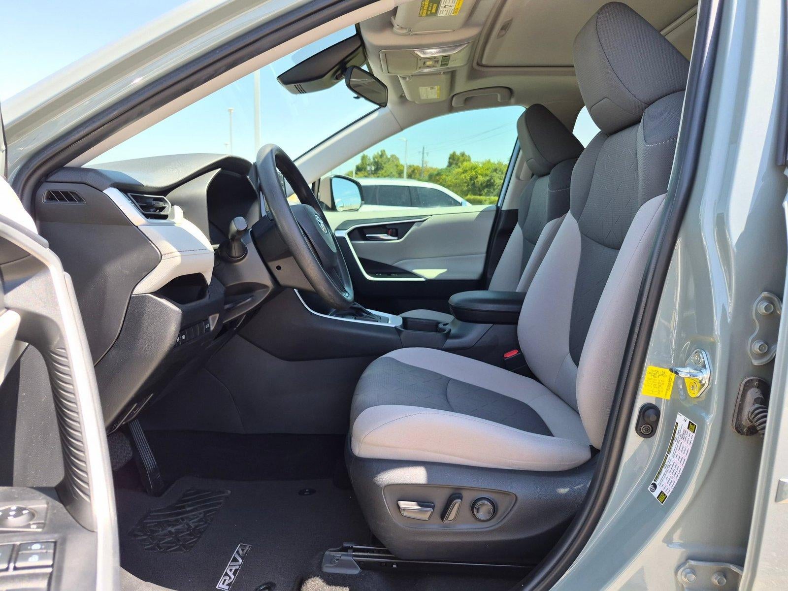 2022 Toyota RAV4 XLE FWD (Natl)