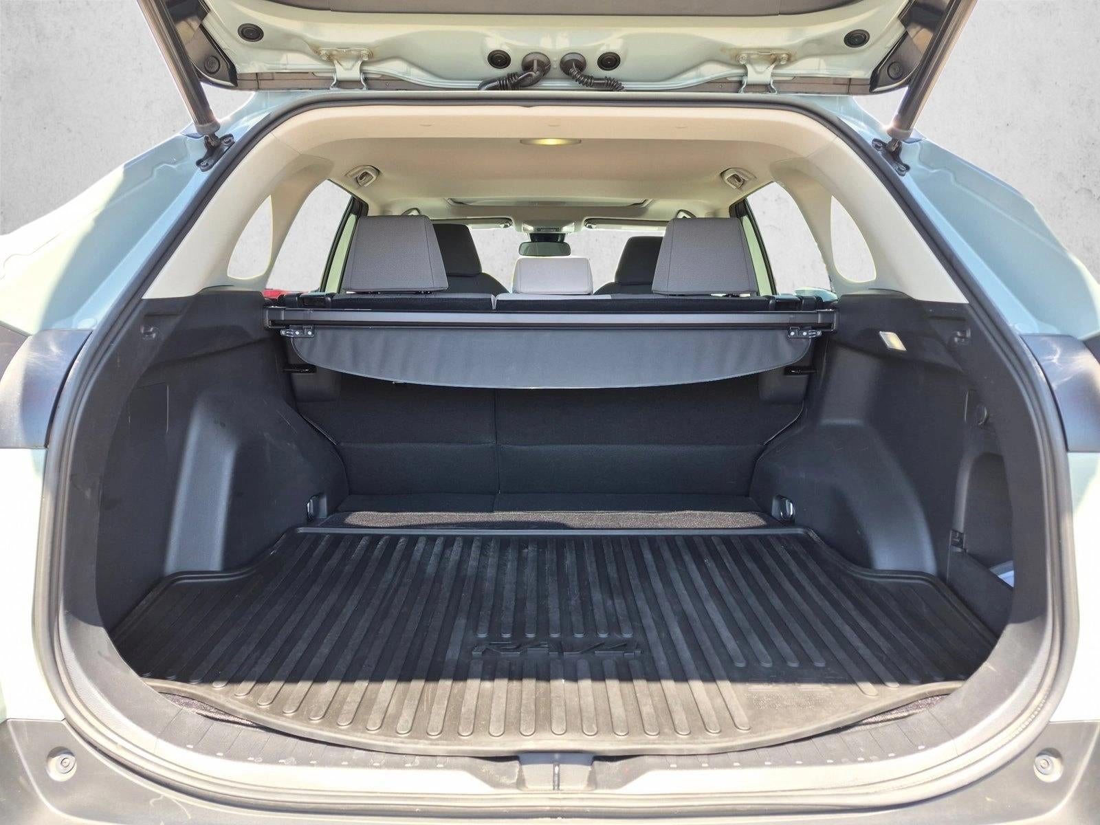 2022 Toyota RAV4 XLE FWD (Natl)