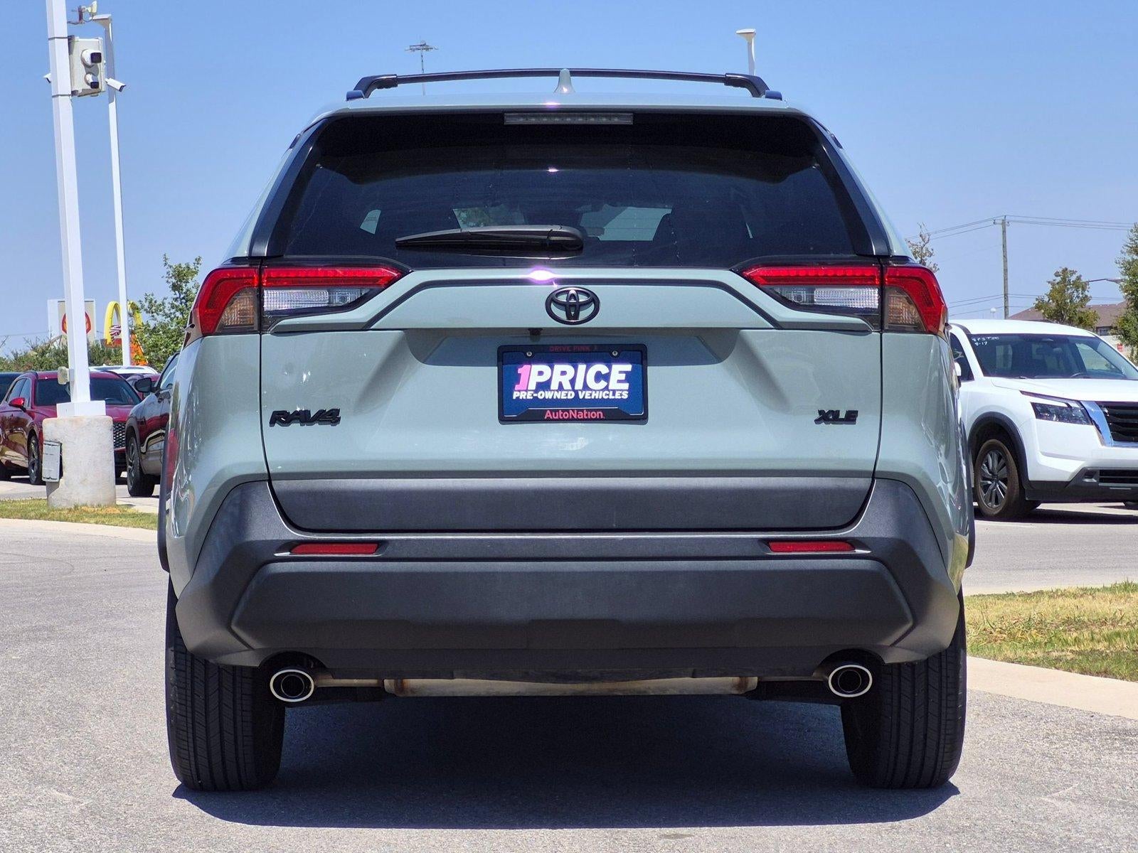 2022 Toyota RAV4 XLE FWD (Natl)