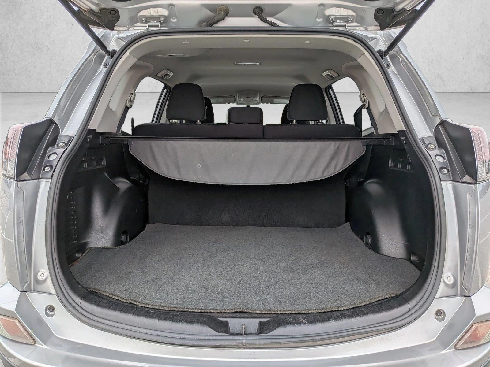 2016 Toyota RAV4 FWD 4dr LE (GS)
