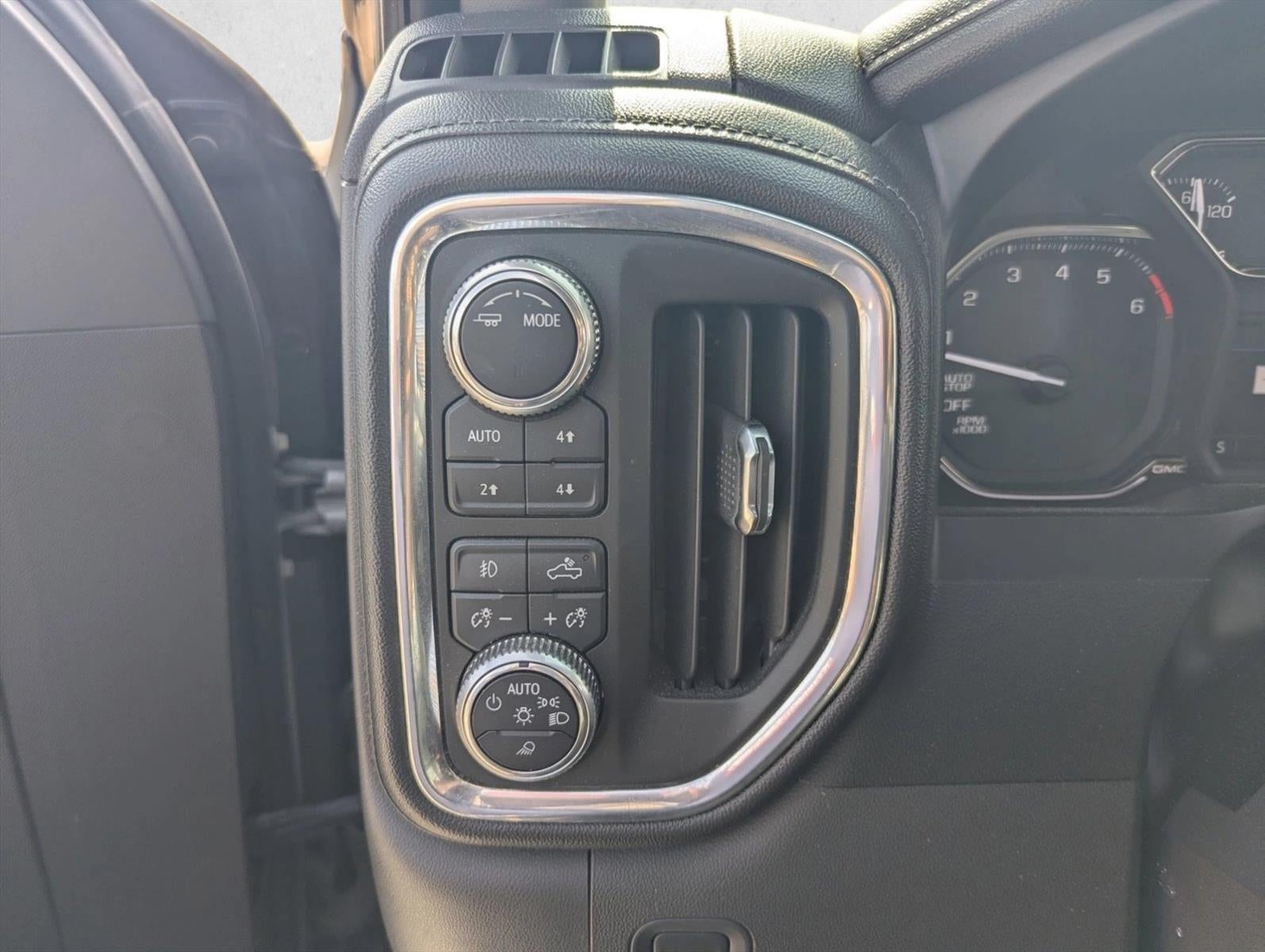 2020 GMC Sierra 1500 Crew Cab Short Box 4-Wheel Drive SLT