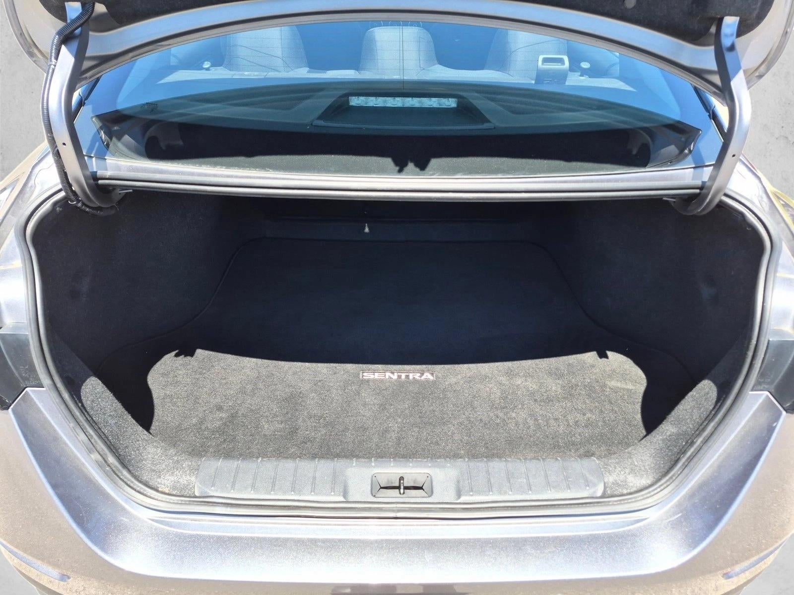 2025 Nissan Sentra SR CVT