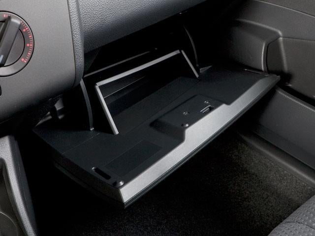 2012 Nissan Versa 5dr HB Auto 1.8 S