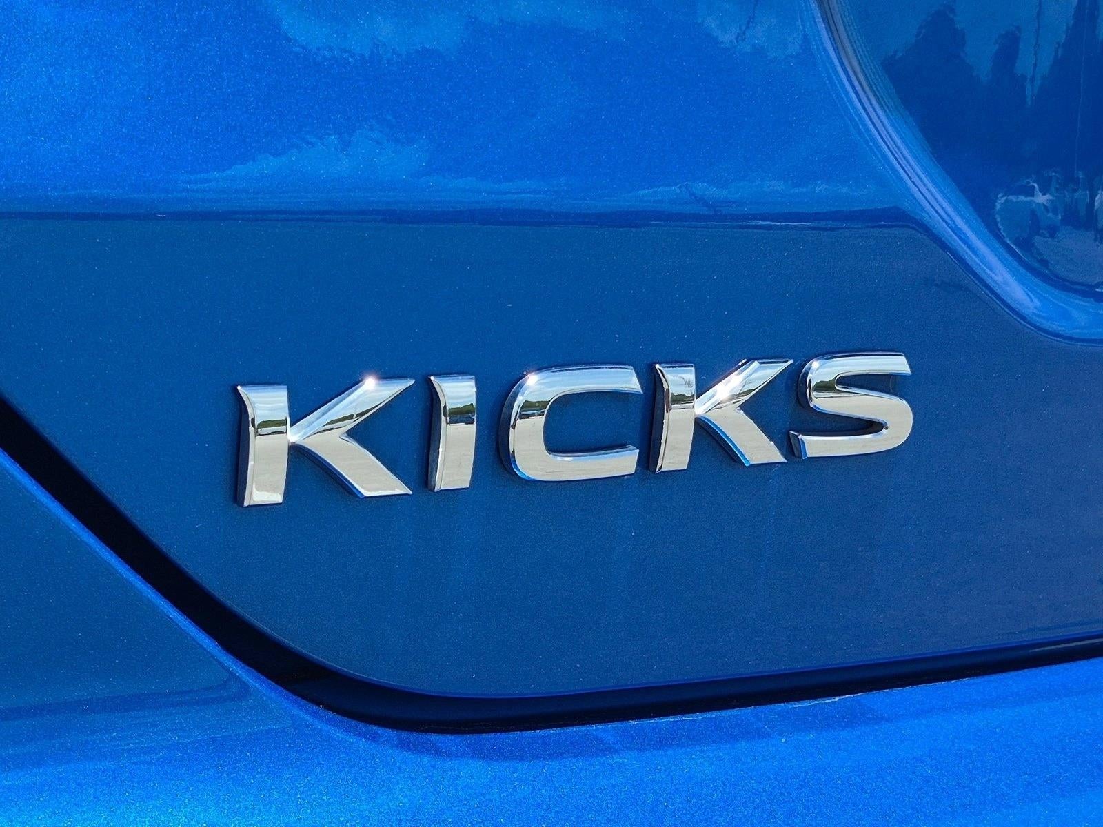 2022 Nissan Kicks SR FWD