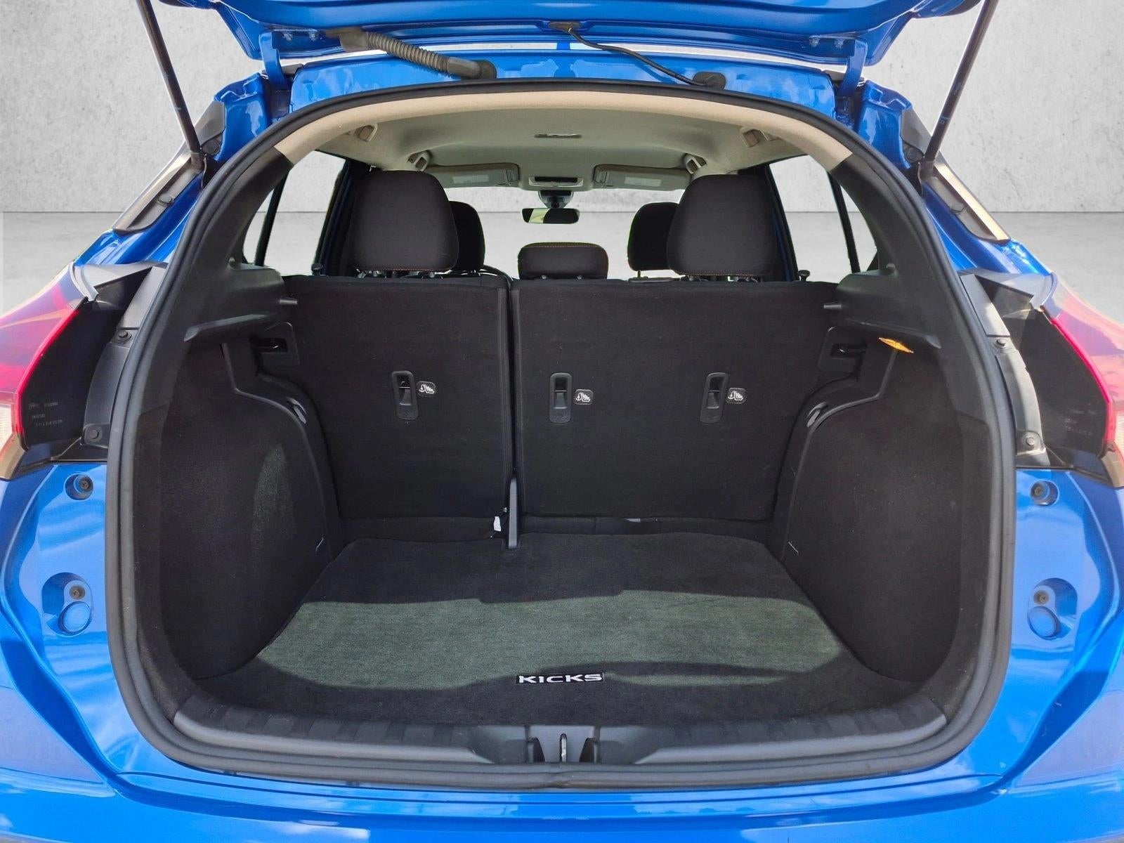 2022 Nissan Kicks SR FWD