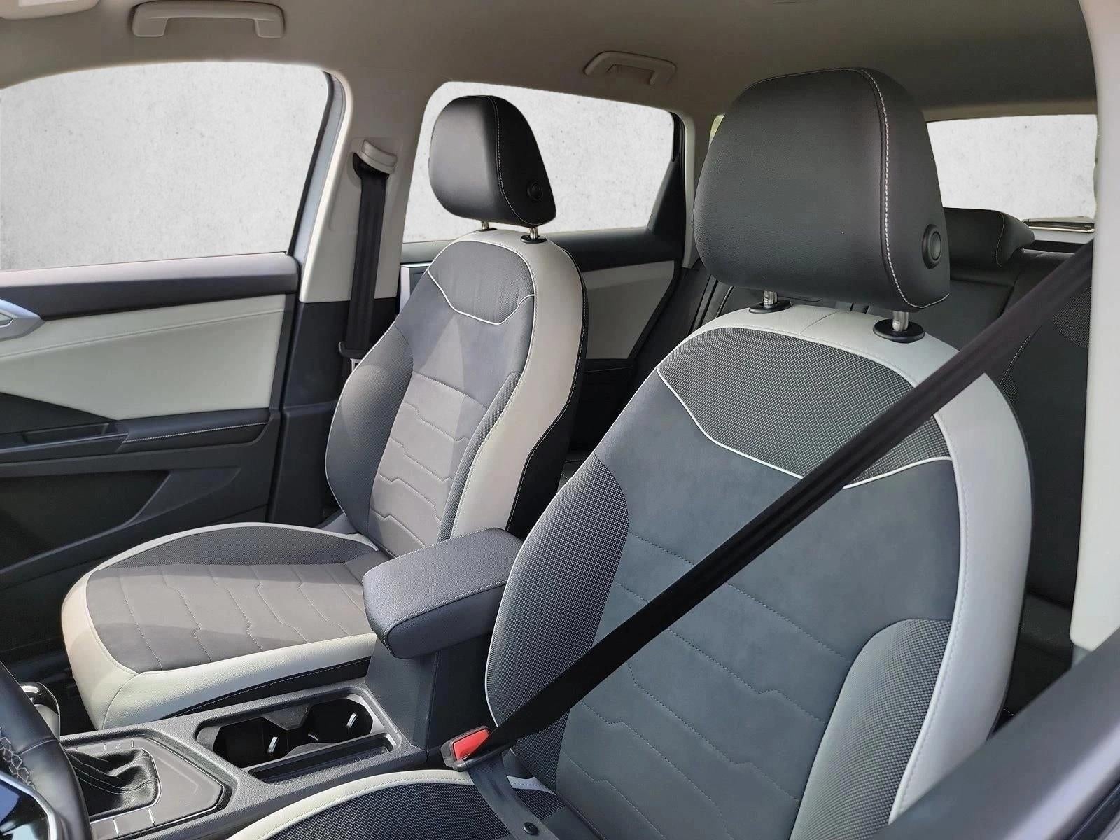 2025 Volkswagen Taos SE FWD