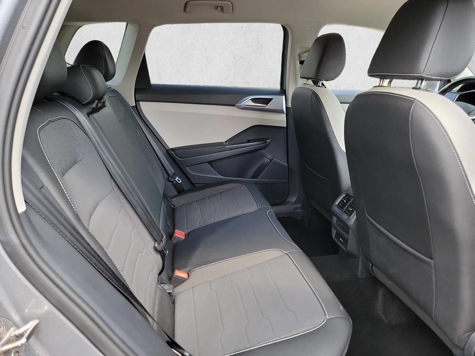 2025 Volkswagen Taos SE FWD