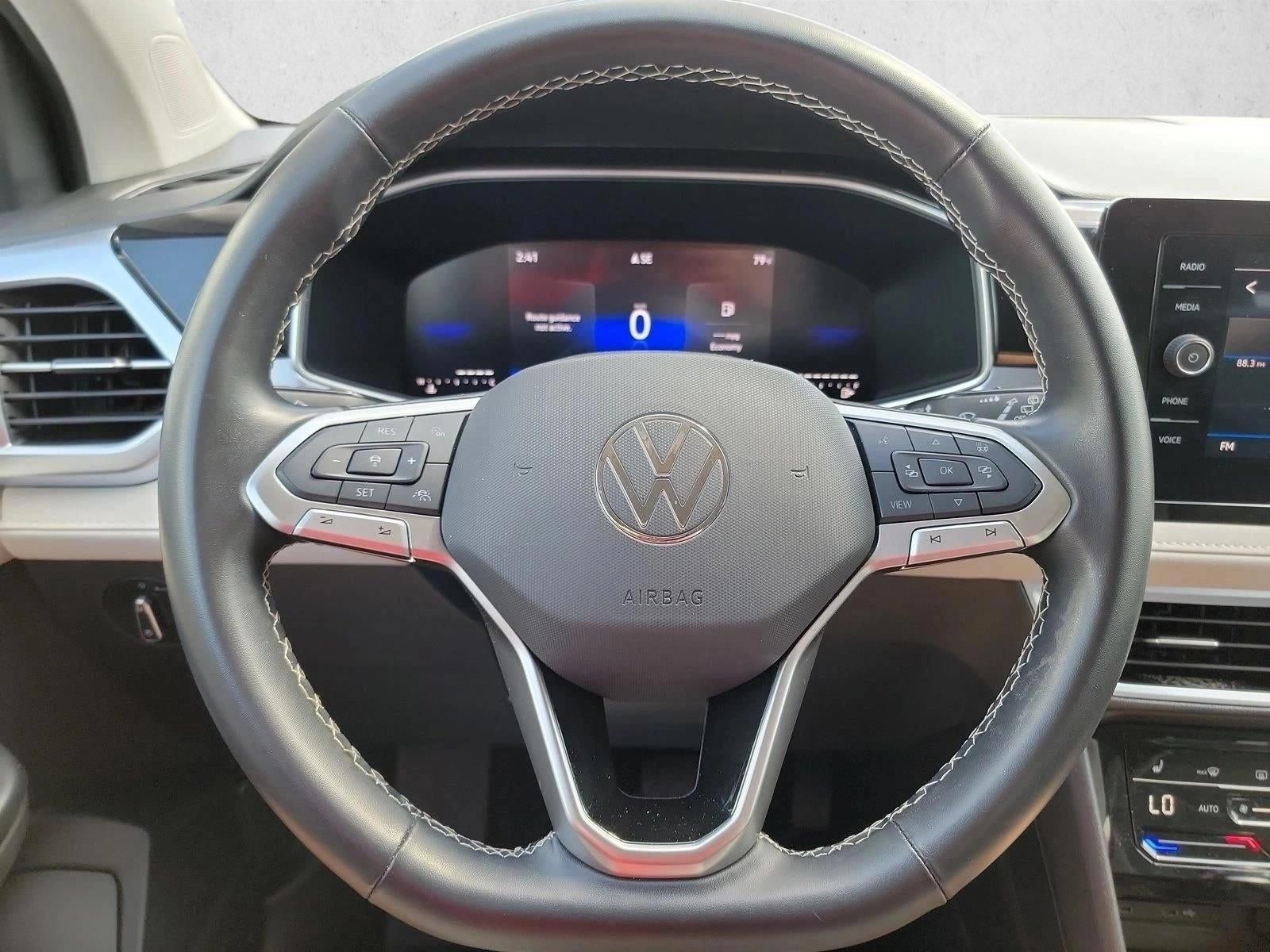 2025 Volkswagen Taos SE FWD