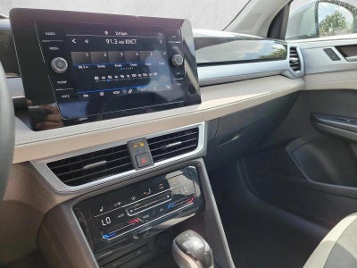 2025 Volkswagen Taos SE FWD