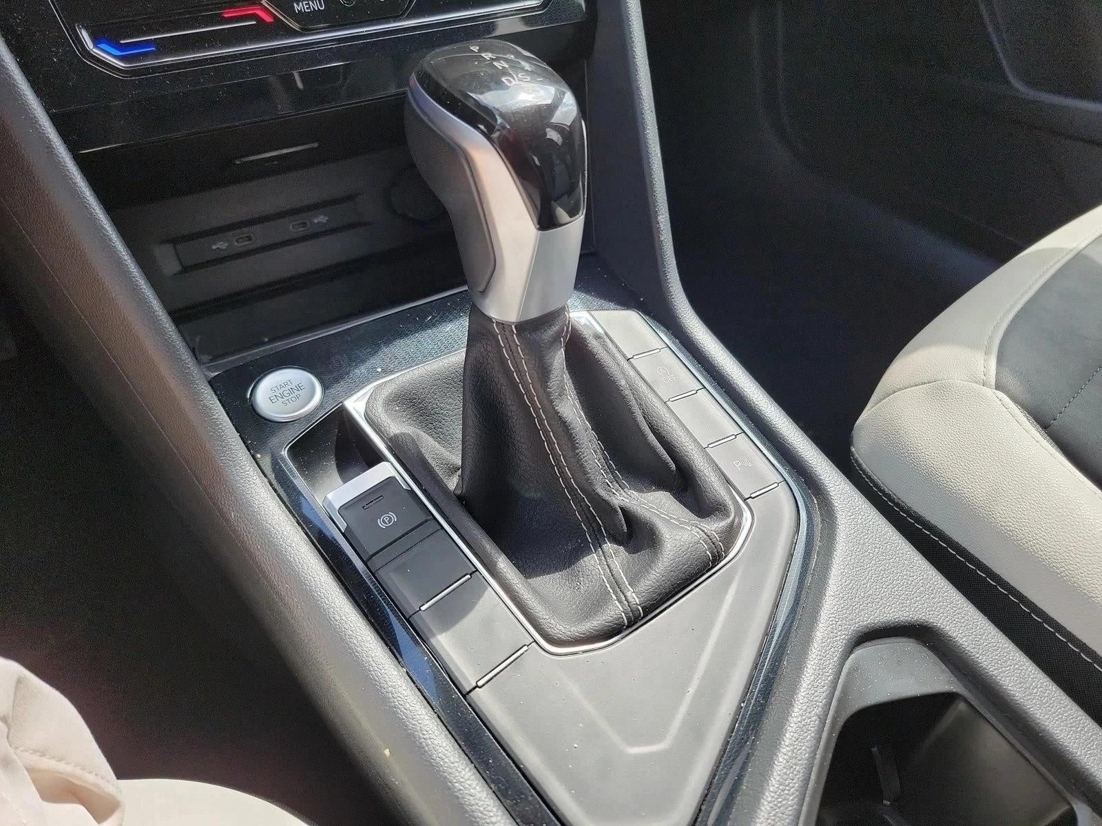2025 Volkswagen Taos SE FWD