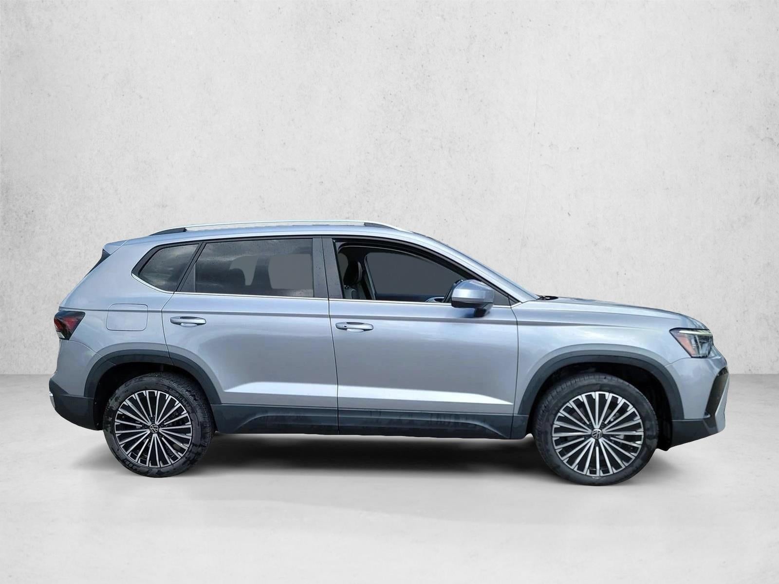 2025 Volkswagen Taos SE FWD