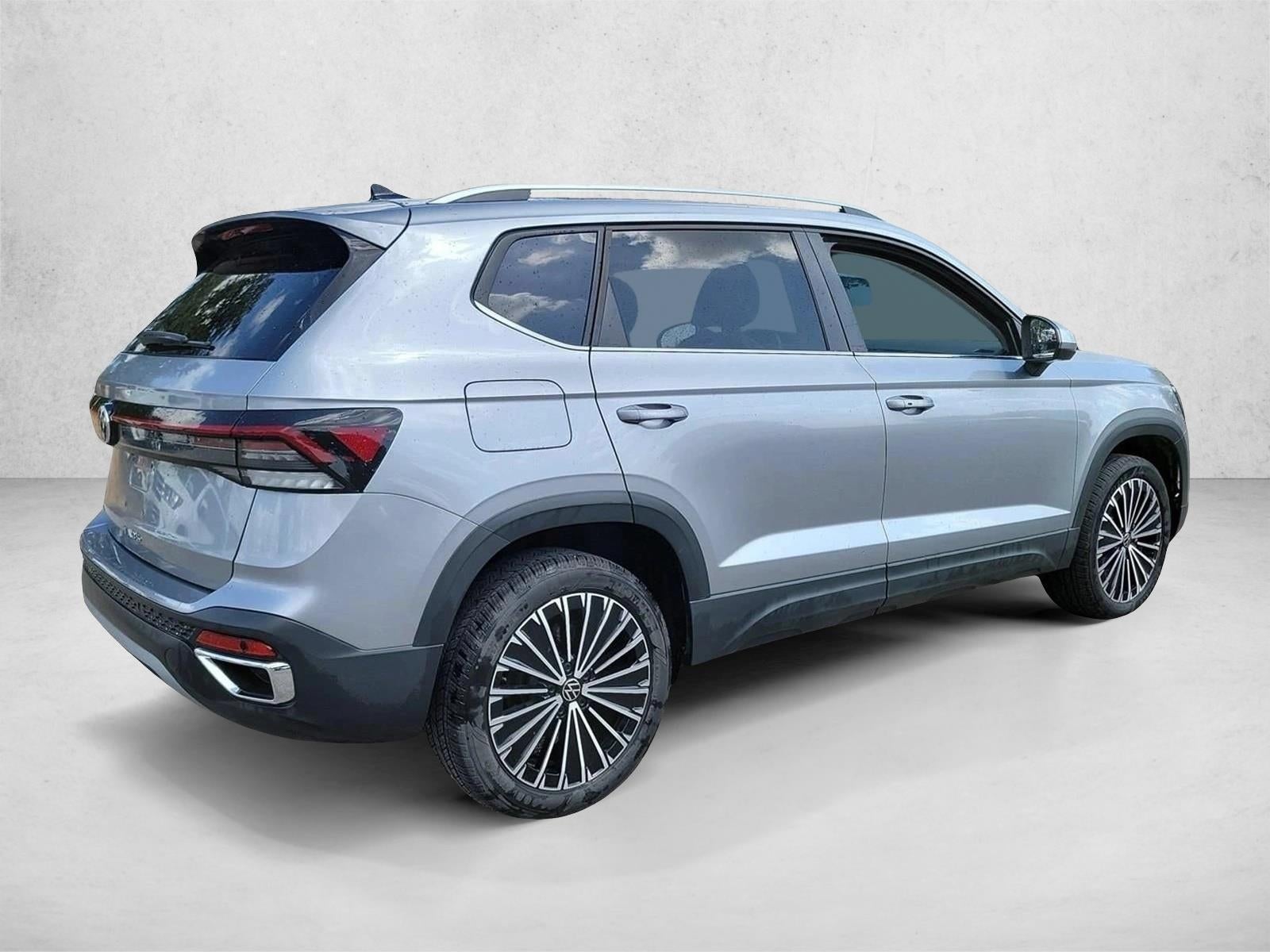 2025 Volkswagen Taos SE FWD
