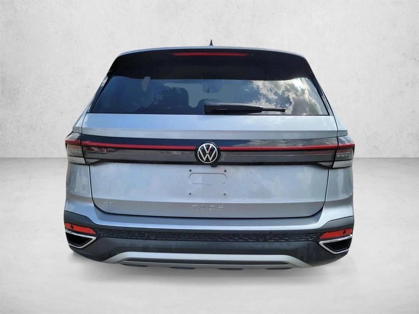 2025 Volkswagen Taos SE FWD
