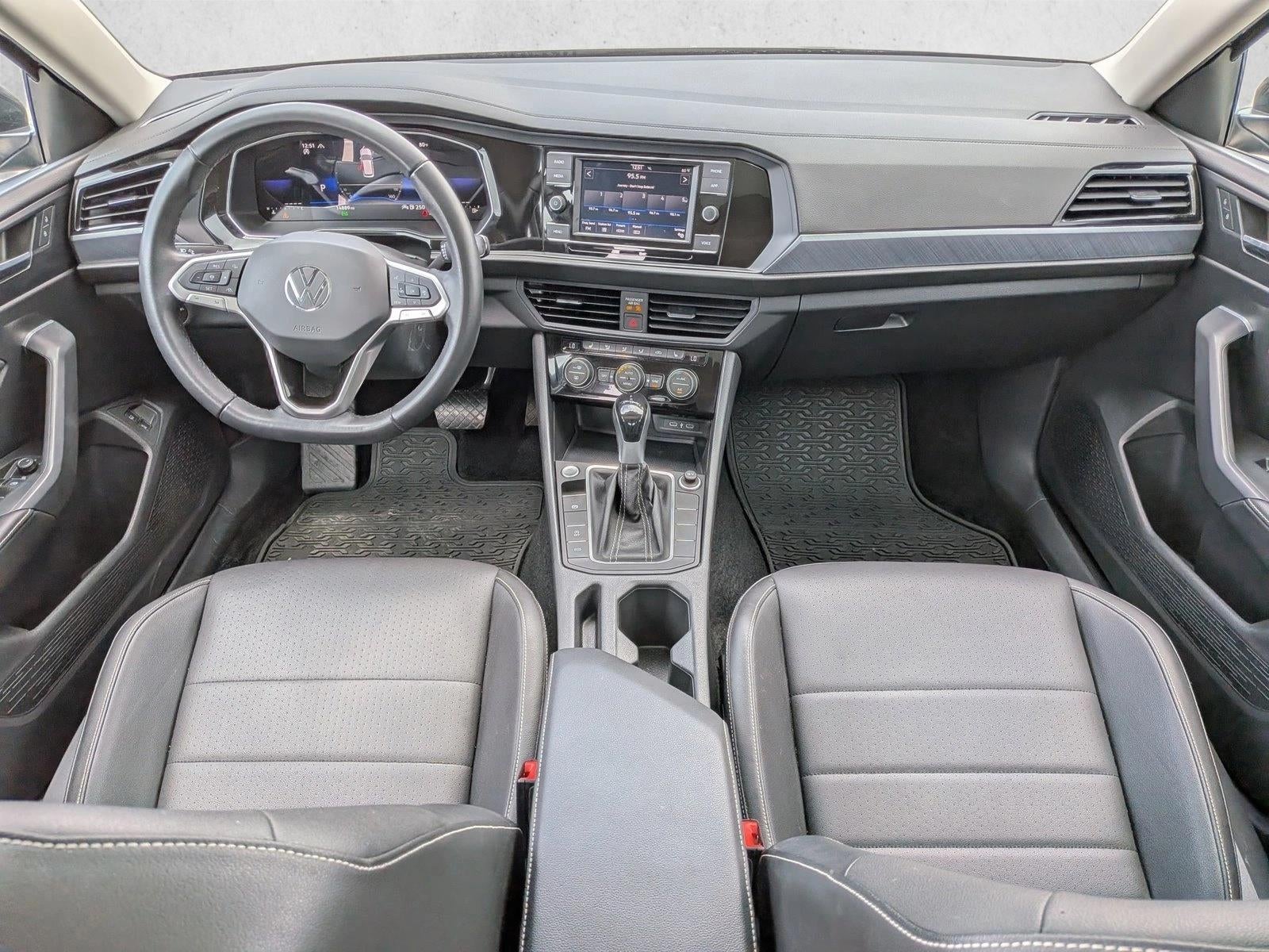 2023 Volkswagen Jetta SE Auto