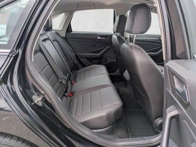 2023 Volkswagen Jetta SE Auto