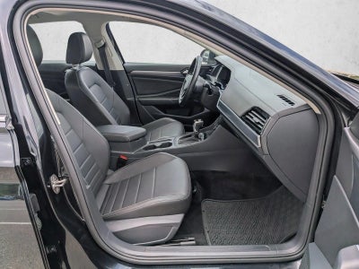 2023 Volkswagen Jetta SE Auto