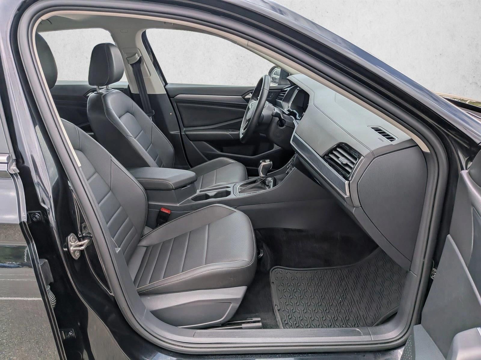 2023 Volkswagen Jetta SE Auto