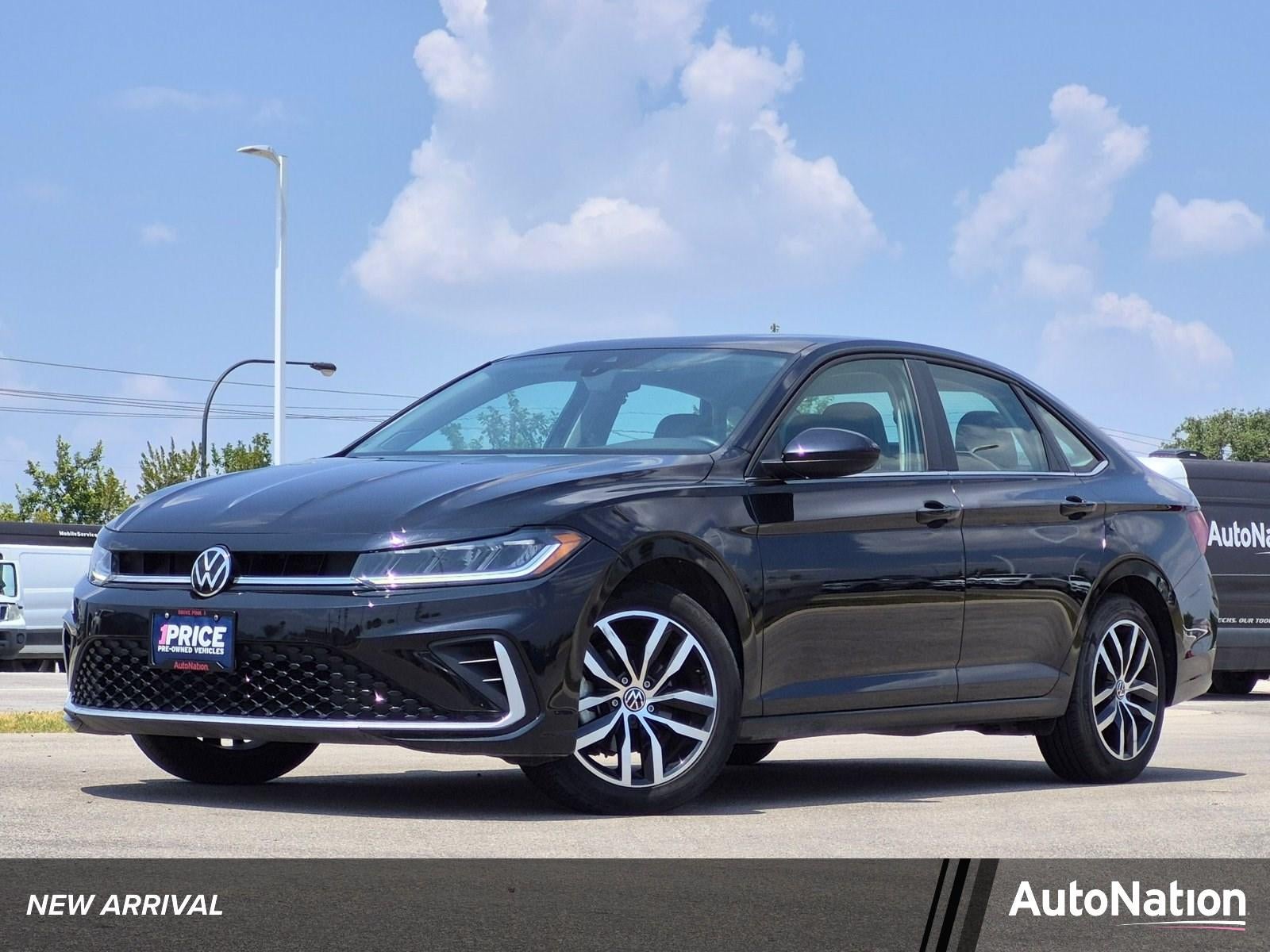 2025 Volkswagen Jetta SE Auto