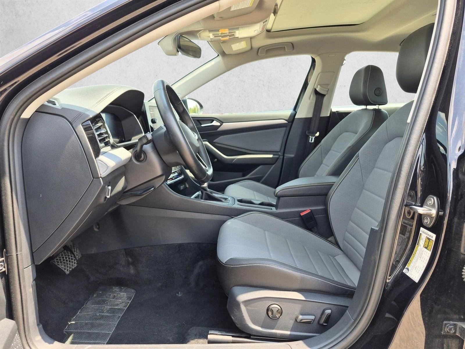 2025 Volkswagen Jetta SE Auto