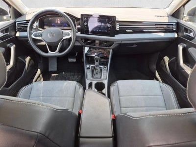 2025 Volkswagen Jetta SE Auto