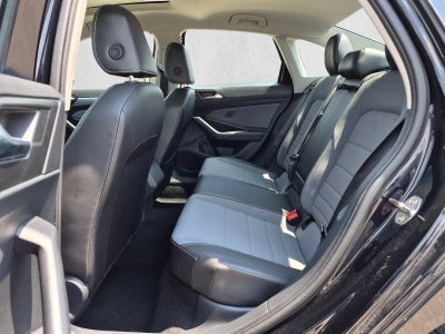 2025 Volkswagen Jetta SE Auto